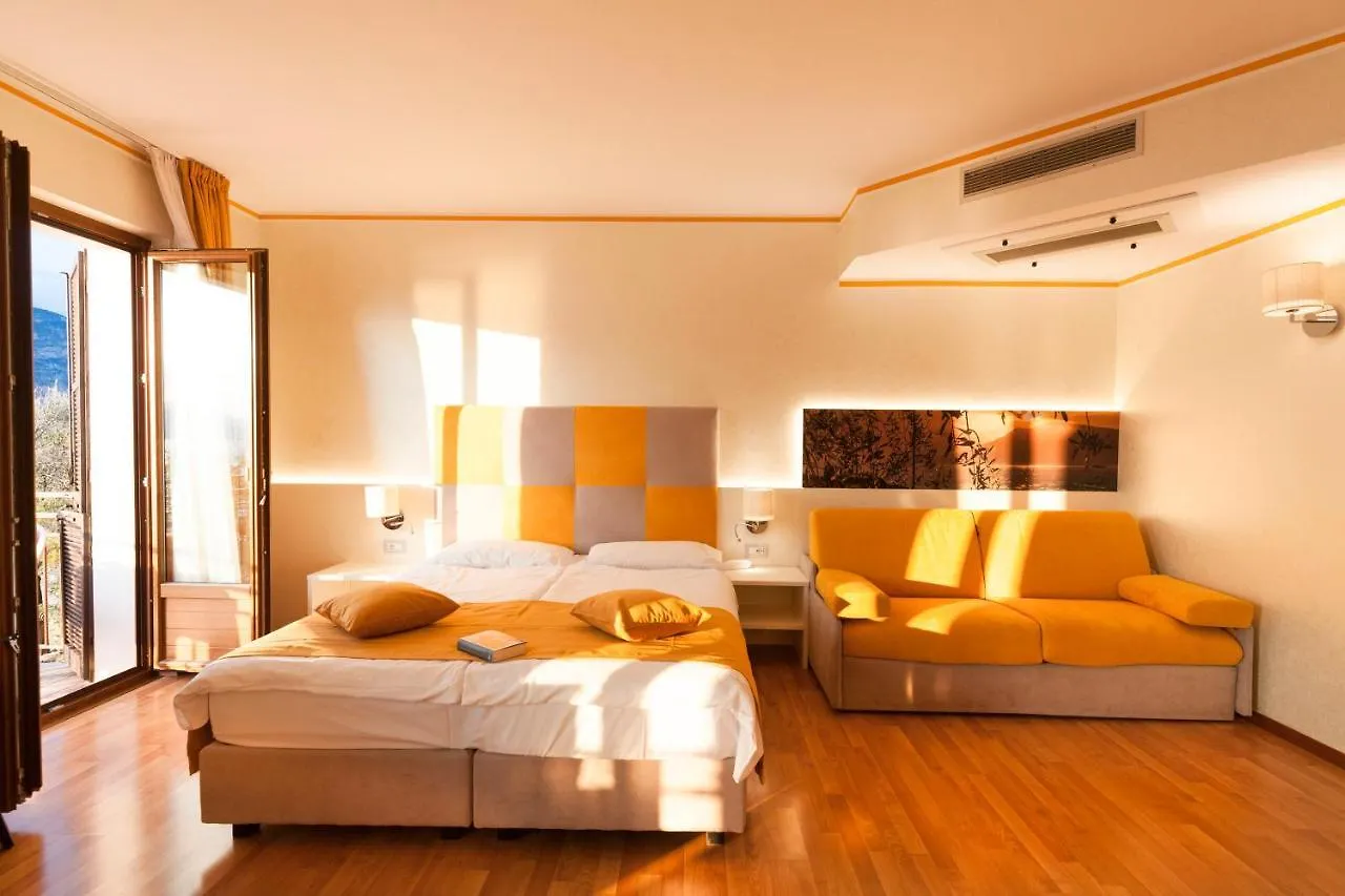 *** Aparthotel Hotel Residence Villa Beatrice Brenzone sul Garda Italy